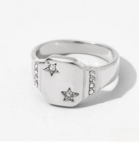 Álainn Gold Star Signet Ring - Image 8