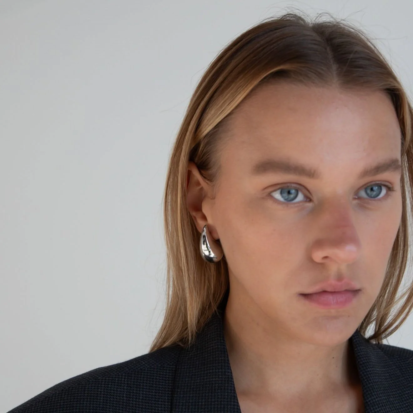 Bianca Earrings - Image 4